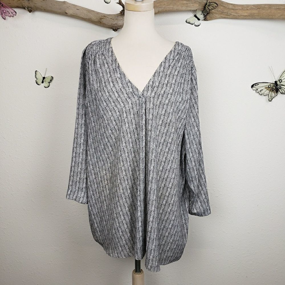 A.N.A a new approach black and white tunic